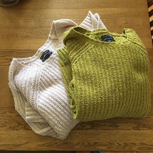Duplicate-Lot of 2 American Eagle sweaters